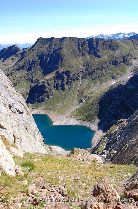 15 Il lago di Publino ai piedi del Pizzo Zerna.JPG